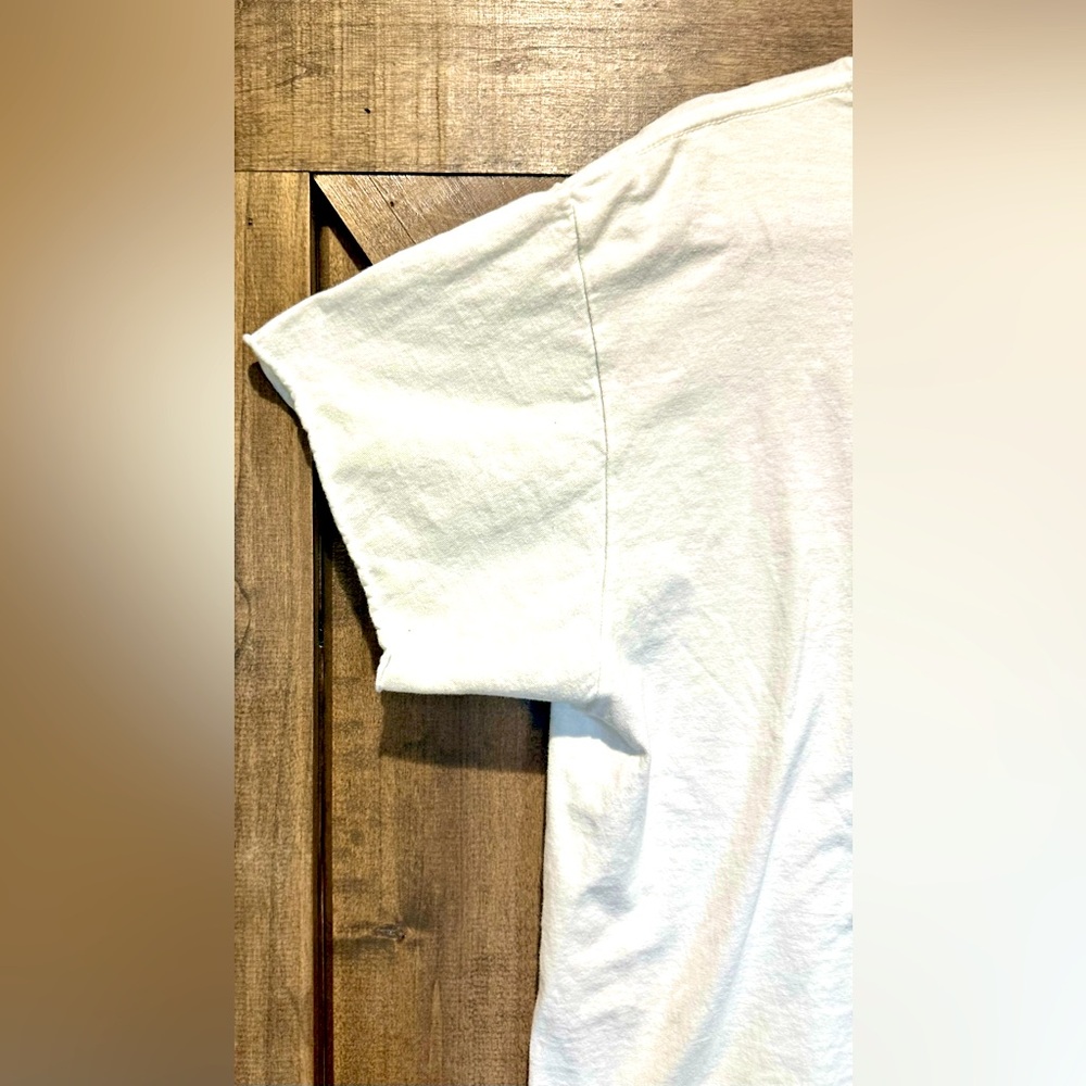 EUC Trailer Park Pretty White Slightly Cropped Tee Sz L - Picture 4 of 16